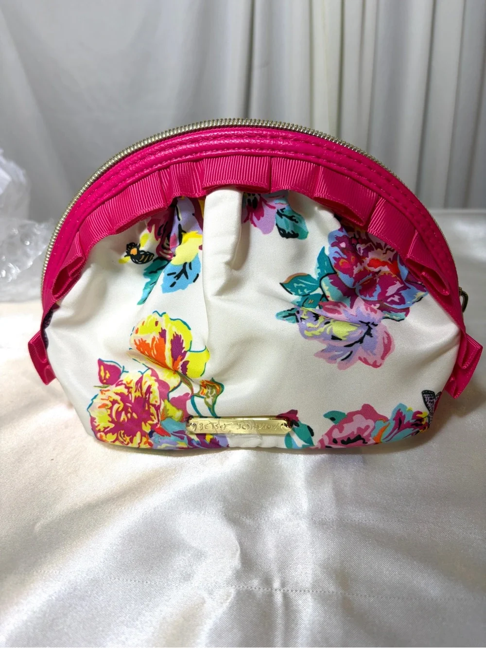 Betsey Johnson Cosmetic Bag With Vibrant Floral Print
